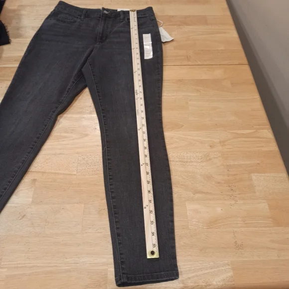 Women's Plus Size High-Rise Boyfriend Jeans - Universal Thread Black Wash 8 - Picture 10 of 16